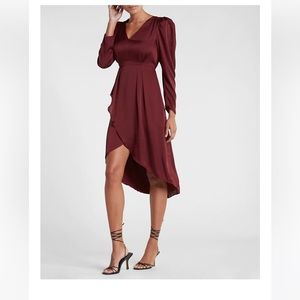 Express Satin Puff Shoulder MIDI Dress in Wine